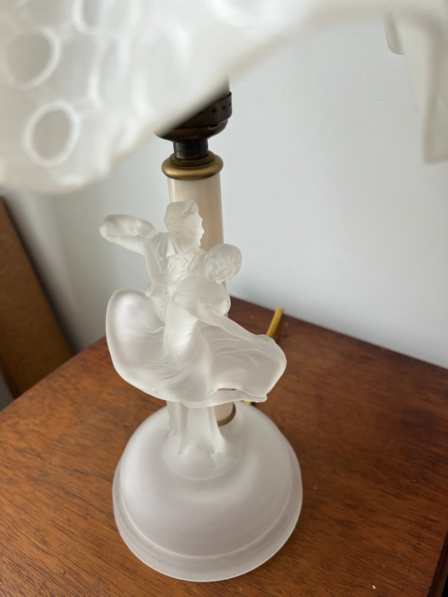 Vintage Art Deco 1930's frosted glass figural table or vanity lamp
