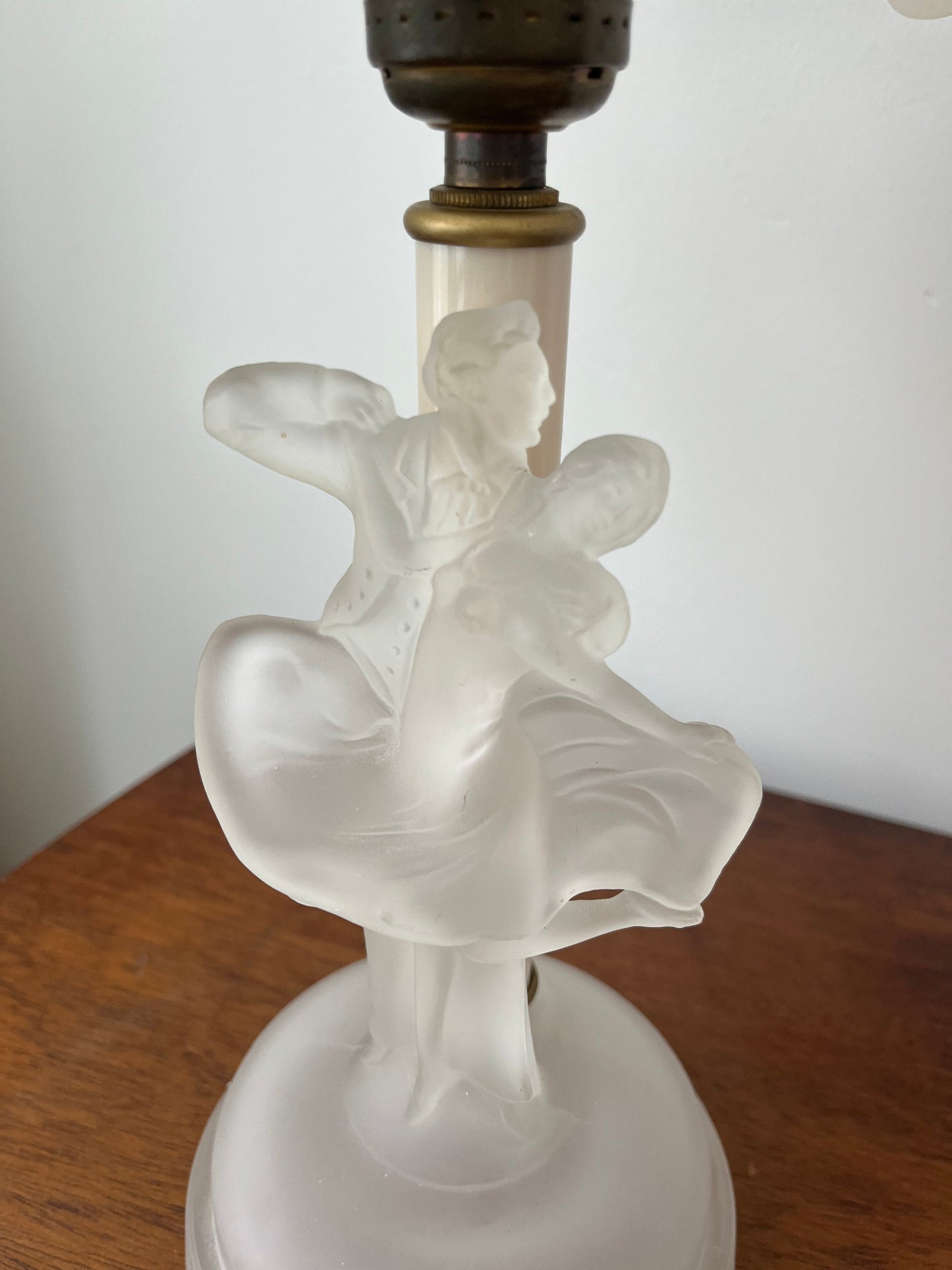Vintage Art Deco 1930's frosted glass figural table or vanity lamp