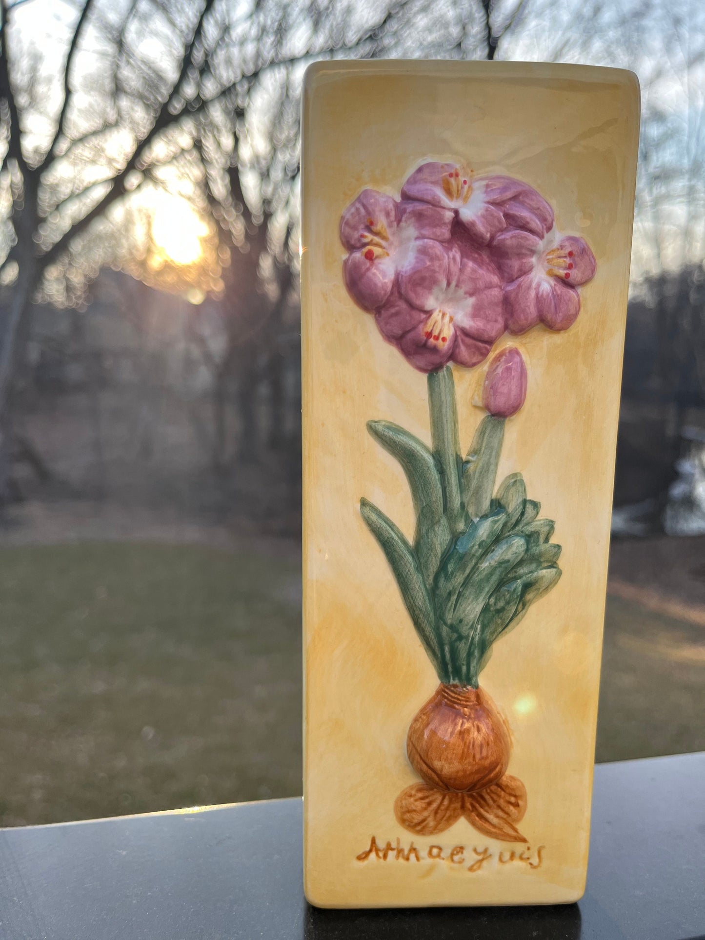 Vintage hangeable floral vase
