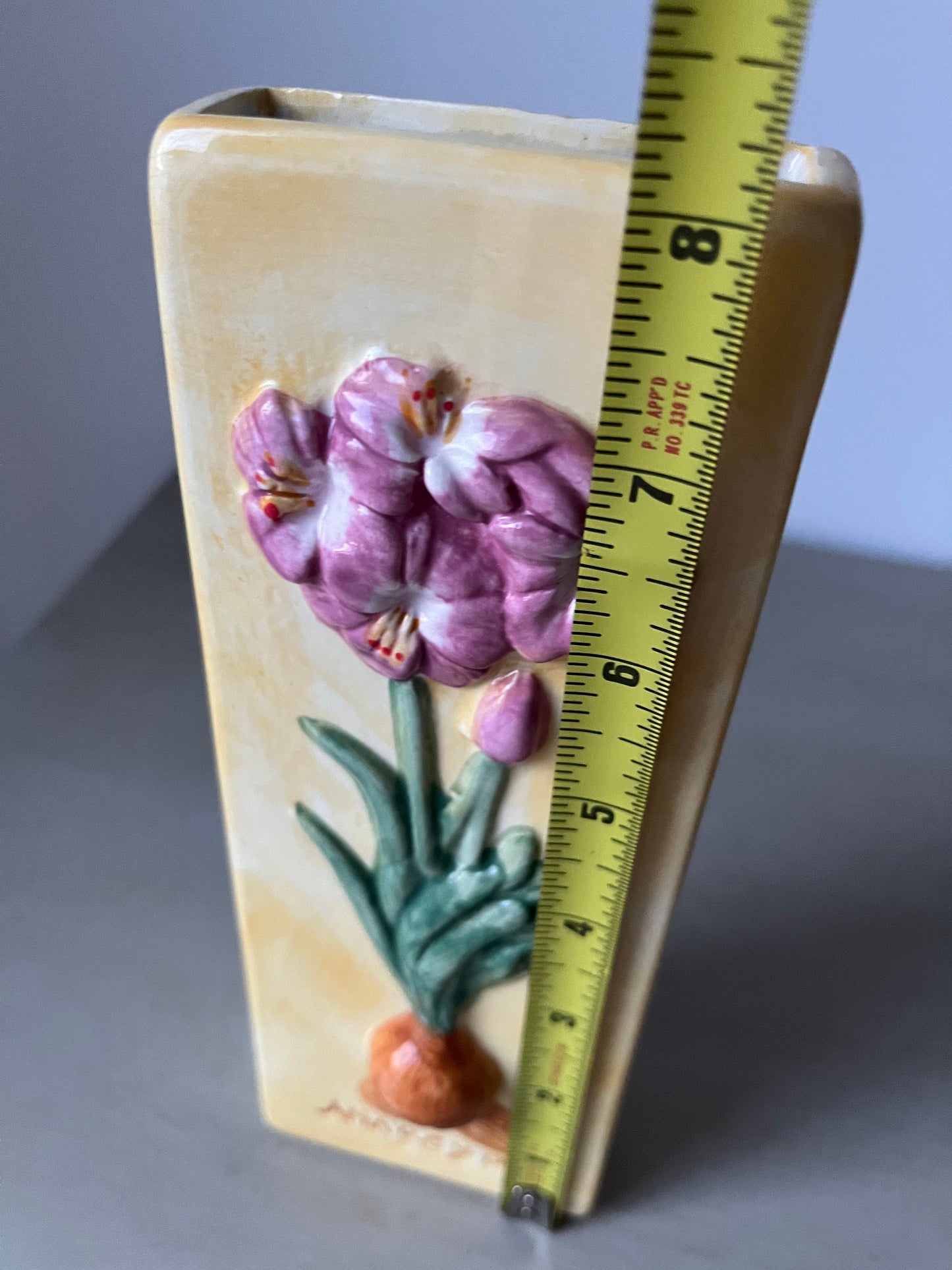 Vintage hangeable floral vase