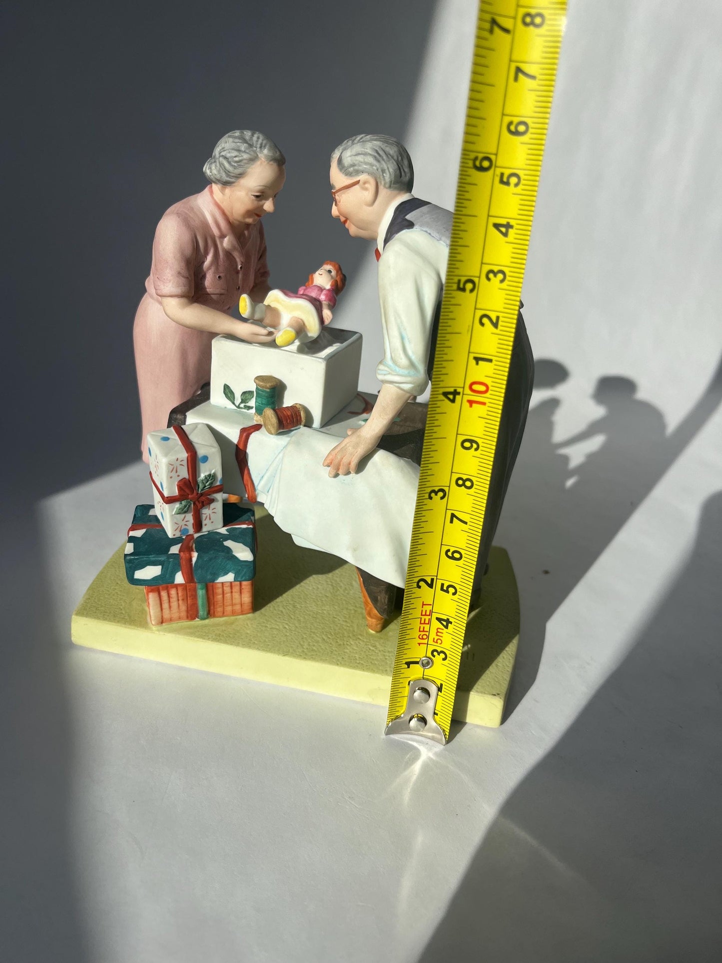 Vintage 1980 Figurine Wrapping Christmas Presents by Norman Rockwell American Family
