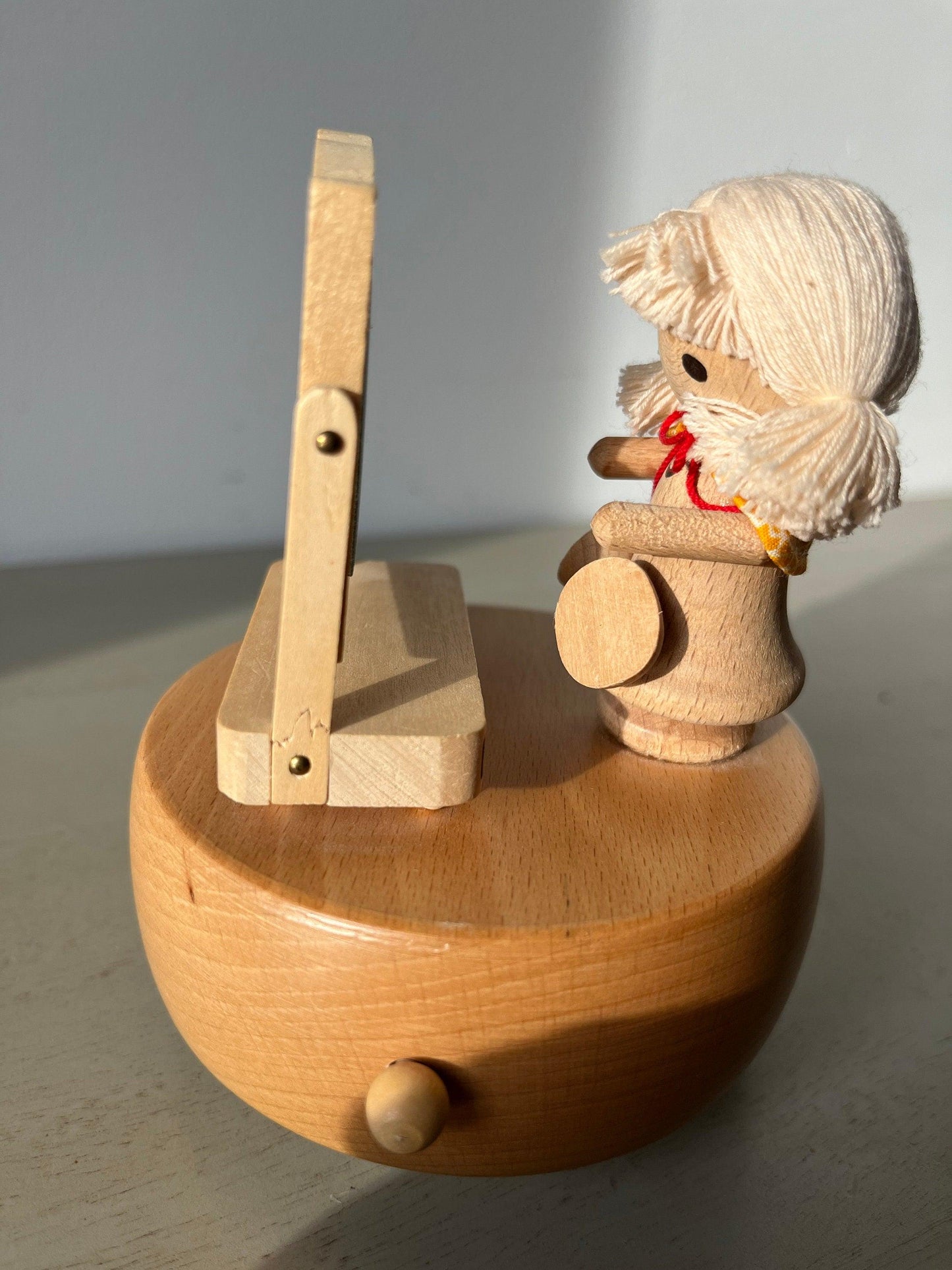 Vintage Otagiri Japan (OMC) music box ‘Girl & mirror