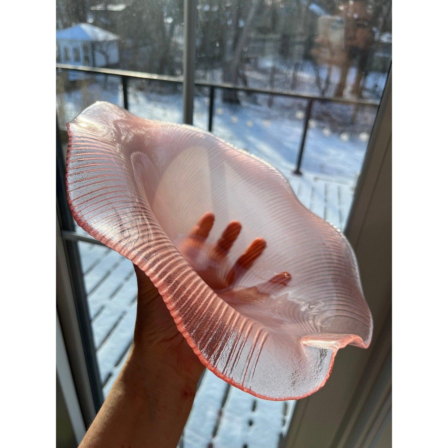 Vintage ‘Laslo for Mikasa pink satin art glass leaf shaped center piece bowl