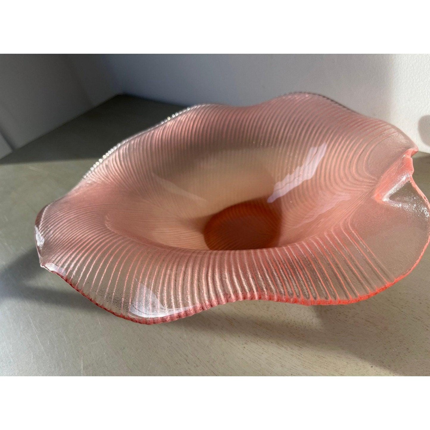 Vintage ‘Laslo for Mikasa pink satin art glass leaf shaped center piece bowl