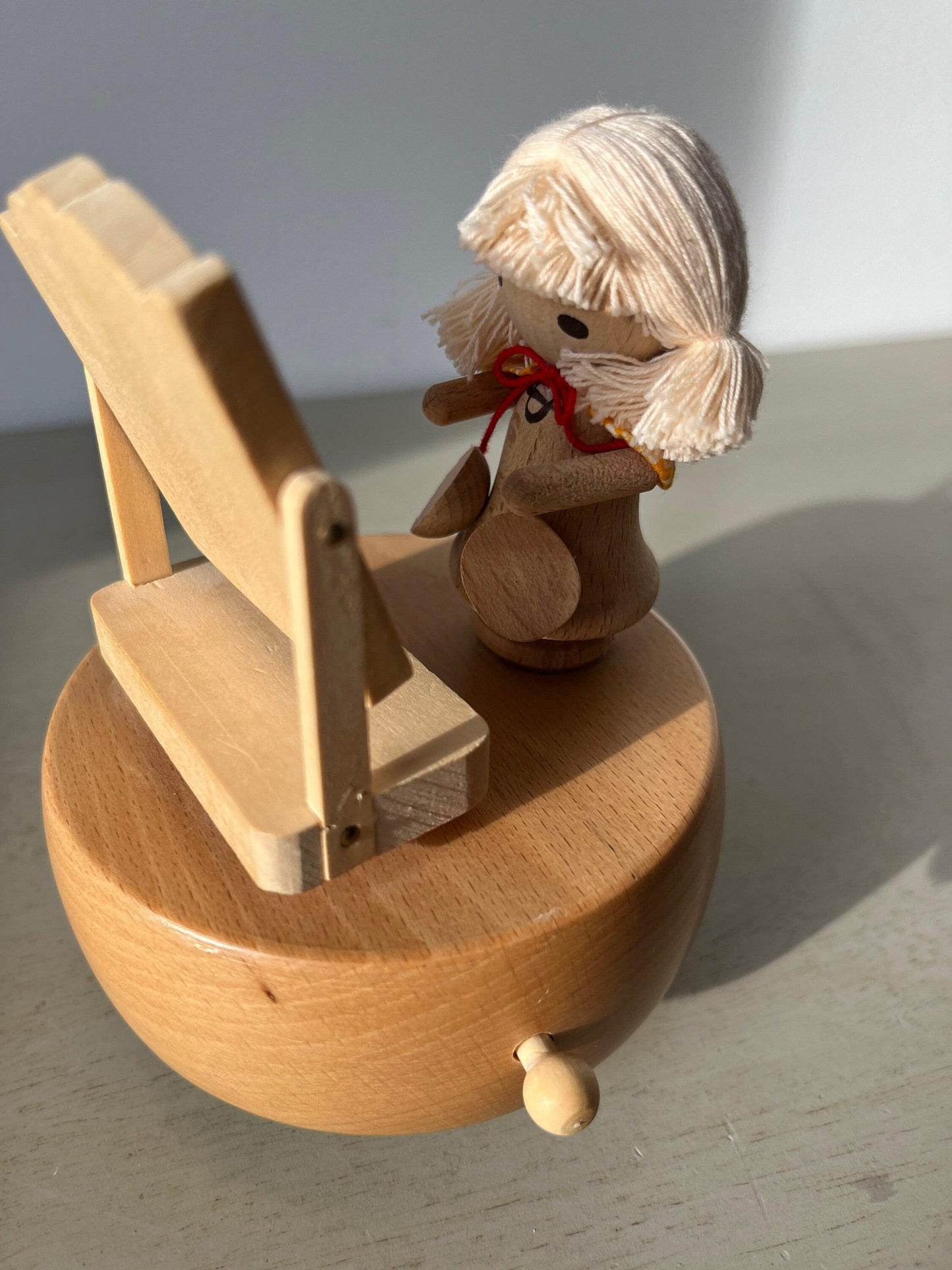 Vintage Otagiri Japan (OMC) music box ‘Girl & mirror