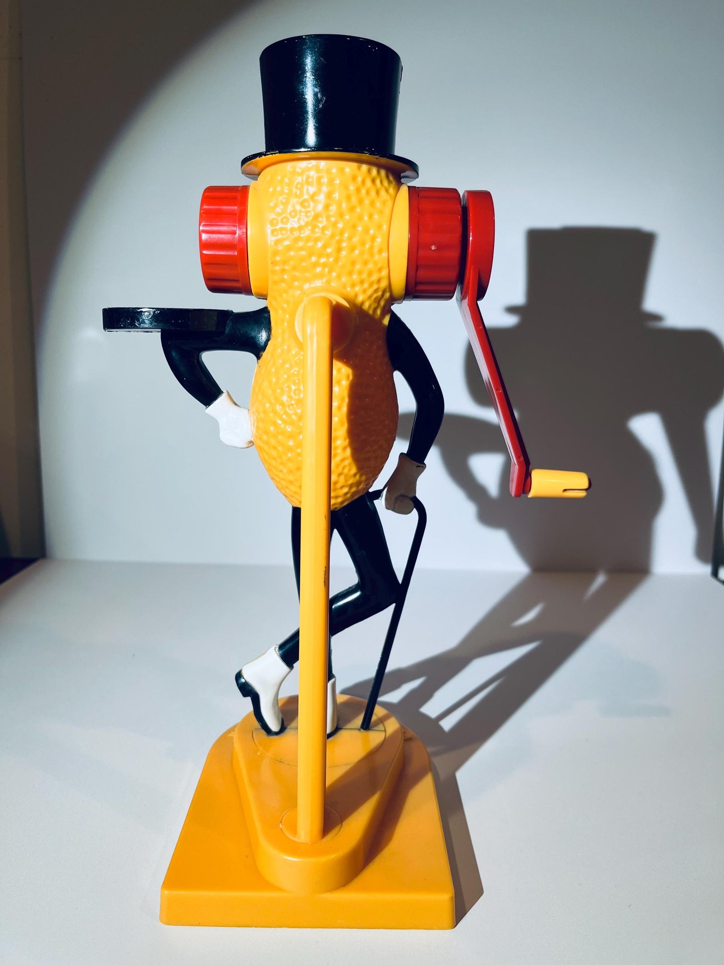 Mr Peanut peanut butter maker