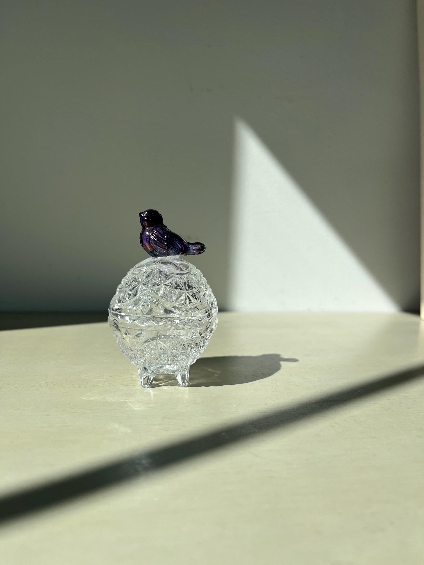 Vintagw Hofbauer Byrdes Lead Cut Crystal Bird Lided Round Dish Purple