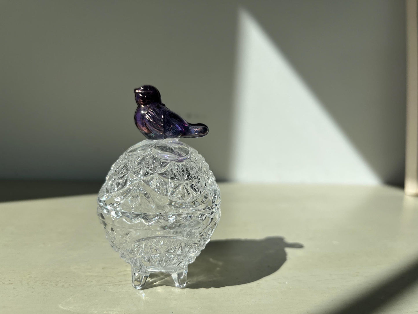 Vintagw Hofbauer Byrdes Lead Cut Crystal Bird Lided Round Dish Purple