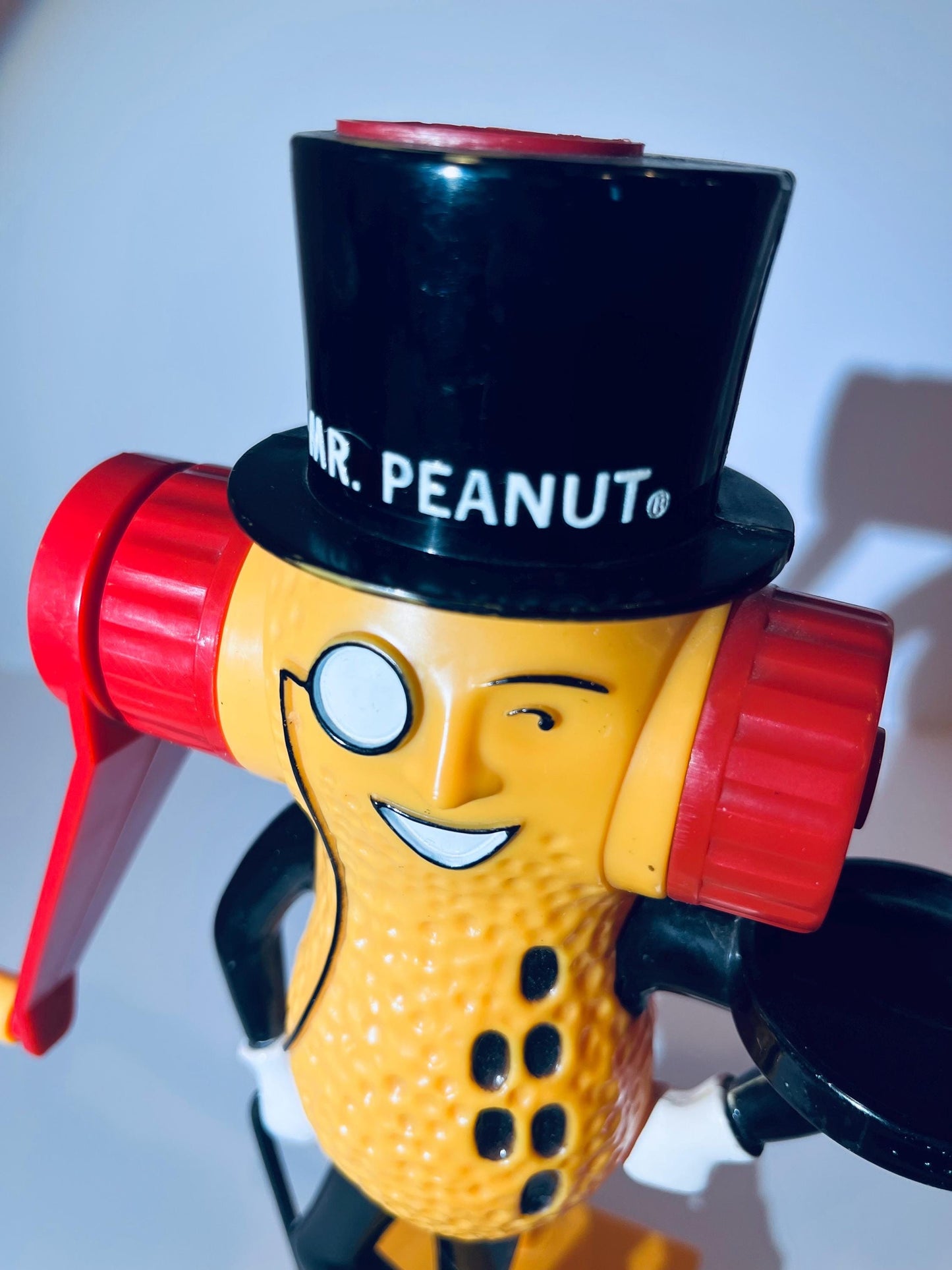Mr Peanut peanut butter maker