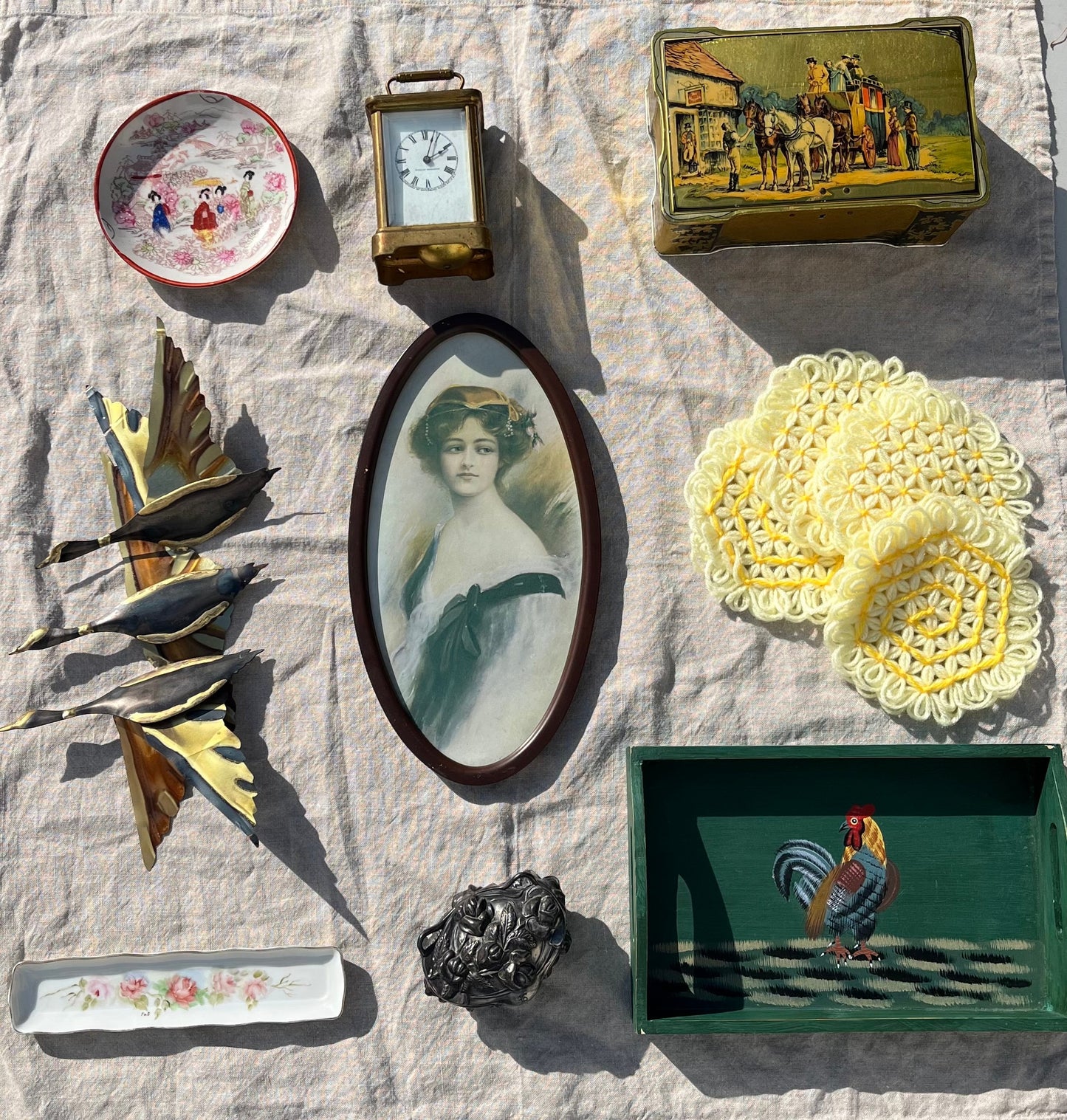 Vintage English biscuits tin with a coaching scene