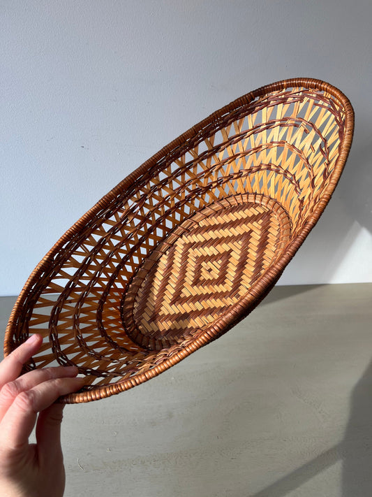 Really nice vintage BOHO wicker boat basket