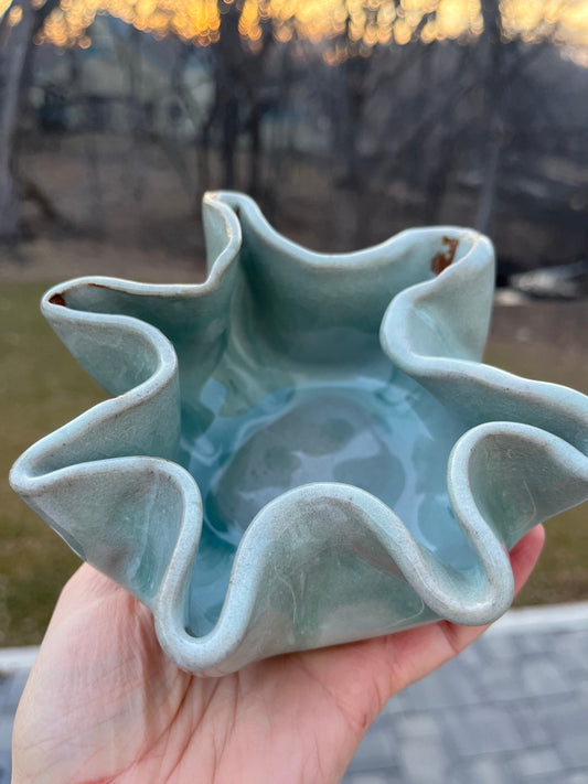 Gorgeous vintage “handkerchief pottery bowl