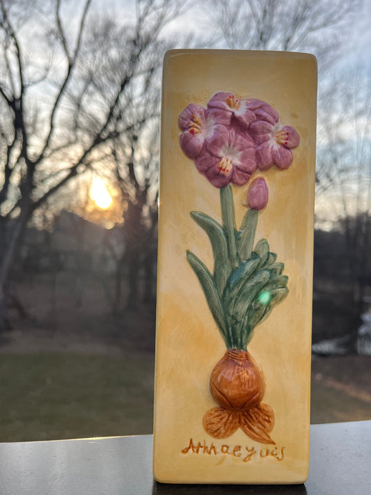 Vintage hangeable floral vase