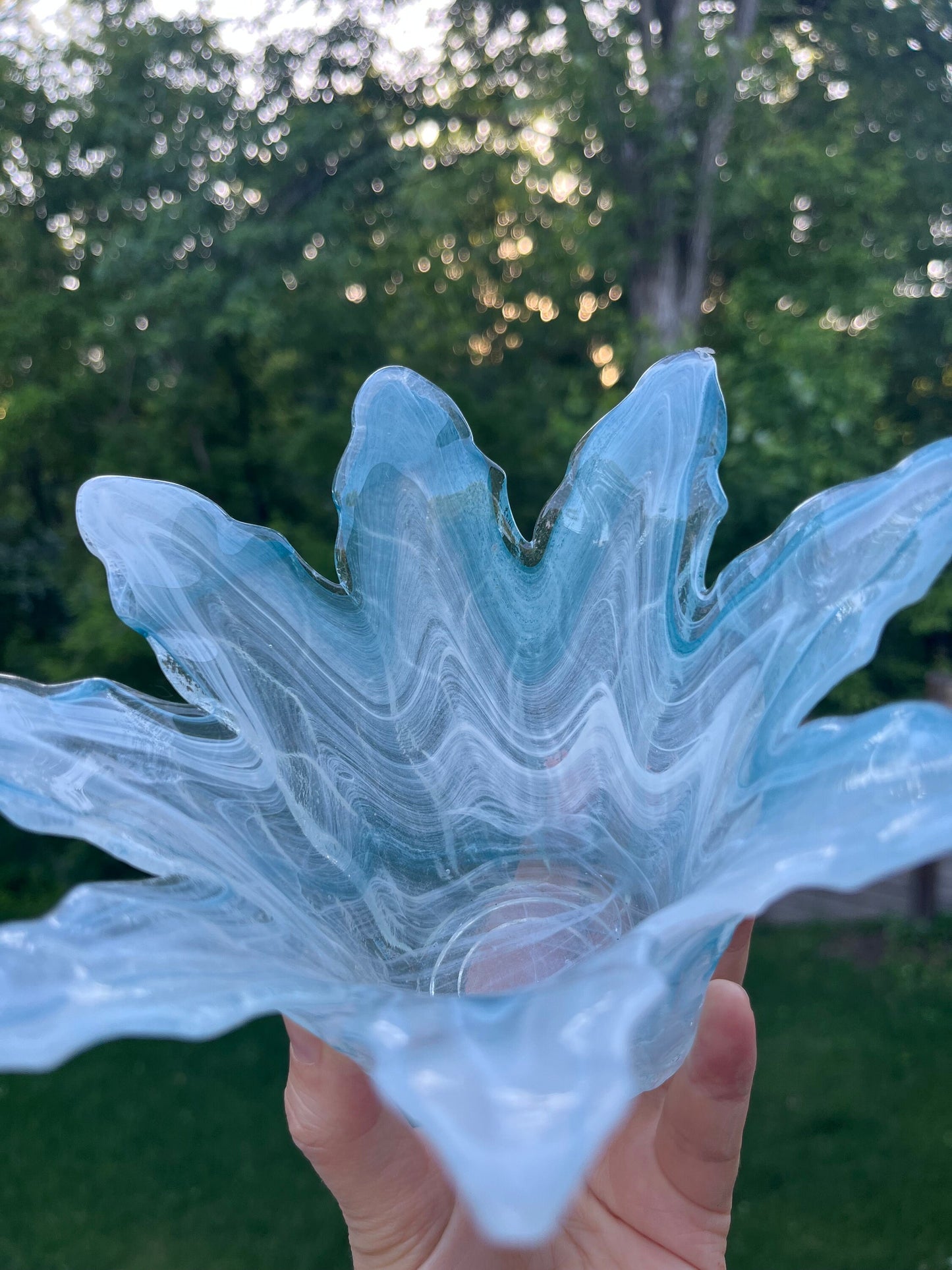Vintage 8 petal art glass bowl, possibly Murano