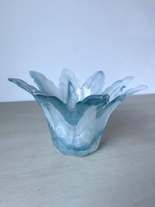 Vintage 8 petal art glass bowl, possibly Murano