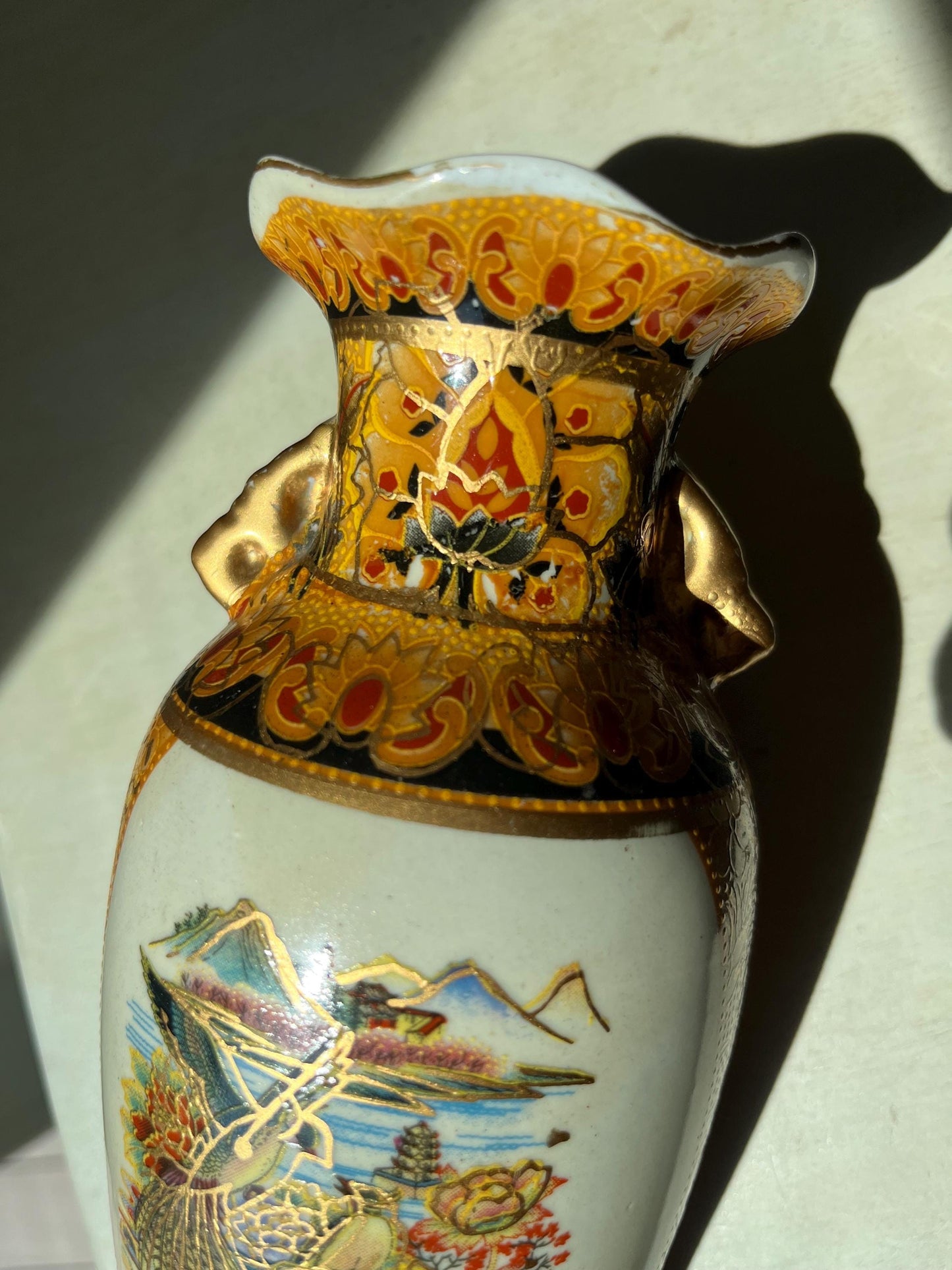 Beautiful vintage 1950s Japanese Satsuma Vase Hand Painted