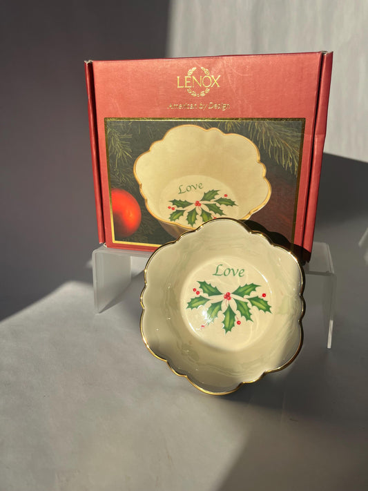 Vintage LENOX Christmas Round Fluted Dish Bowl