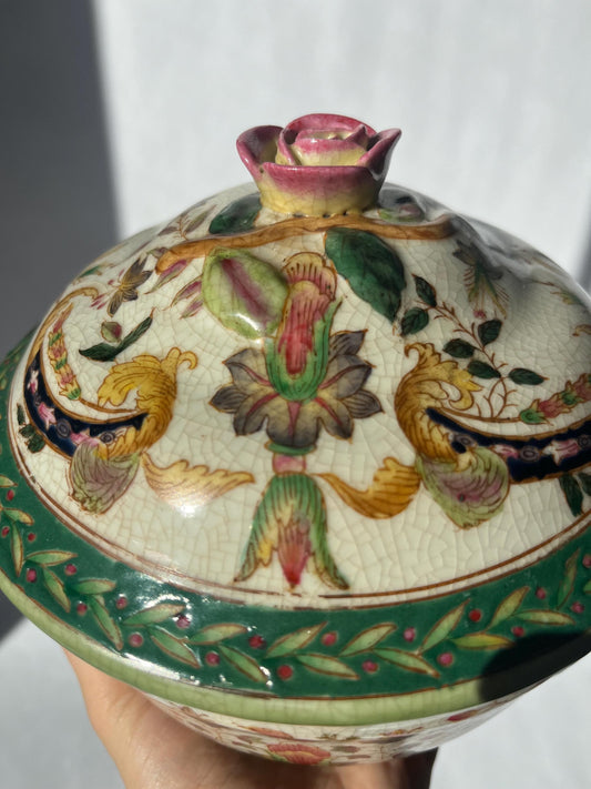 Amazingly beautiful 1895 Antique Wong Lee Chinese Tureen with a Lid