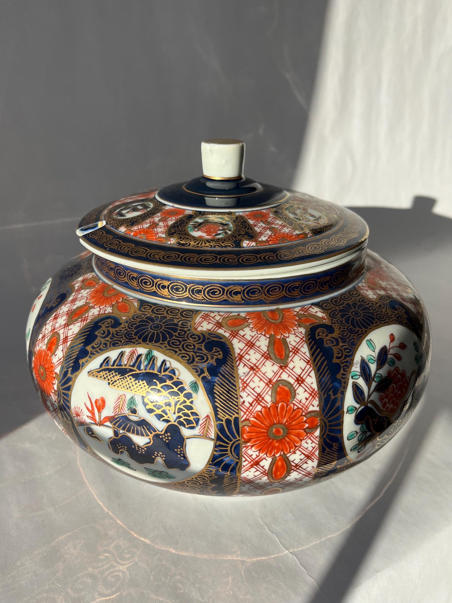 Large Imariware Hand Painted Vintage Japanese Soup Tureen