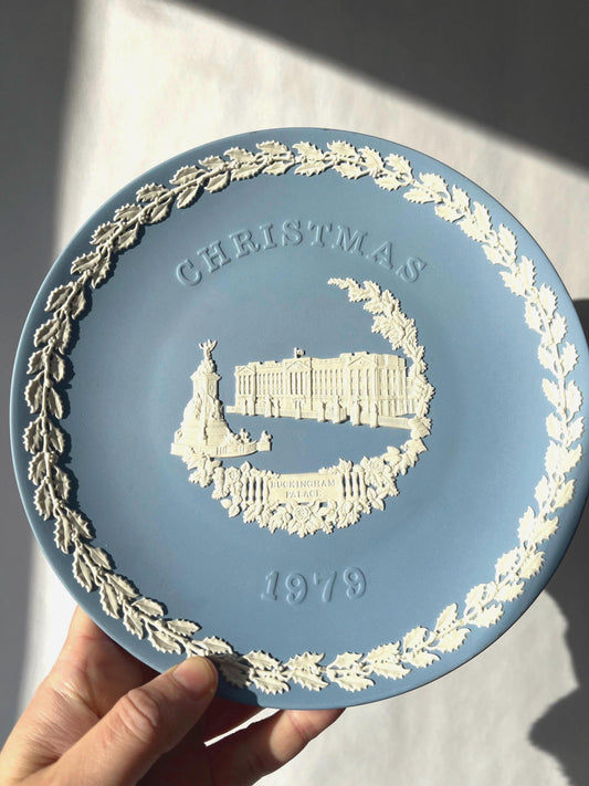 Vintage Wedgwood Jasperware Display Christmas Plate 1979 Buckingham Palace