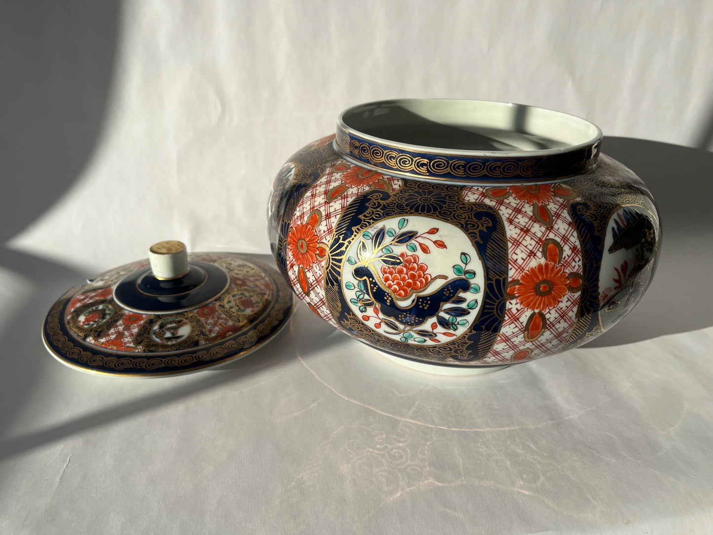Large Imariware Hand Painted Vintage Japanese Soup Tureen