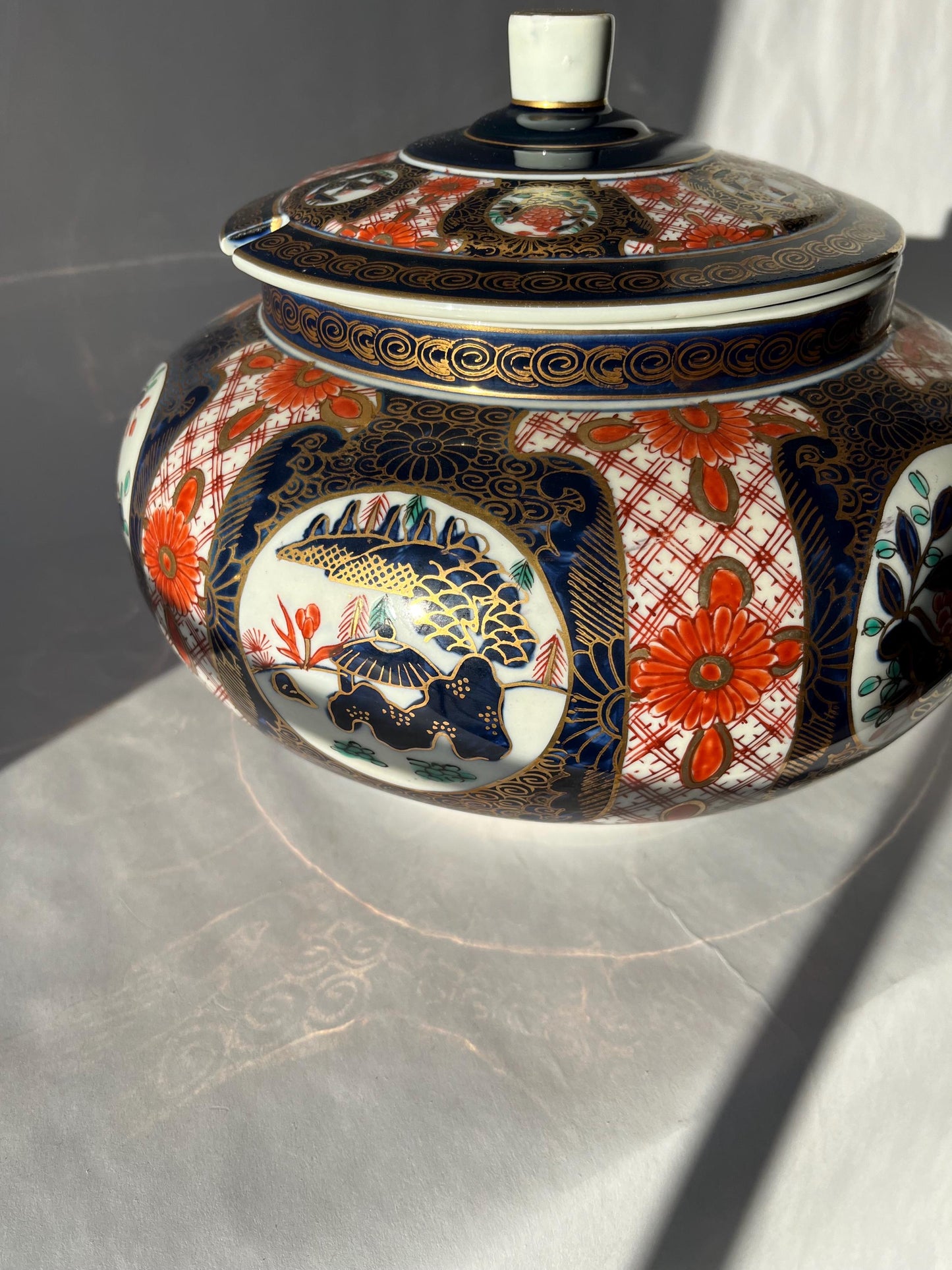 Large Imariware Hand Painted Vintage Japanese Soup Tureen