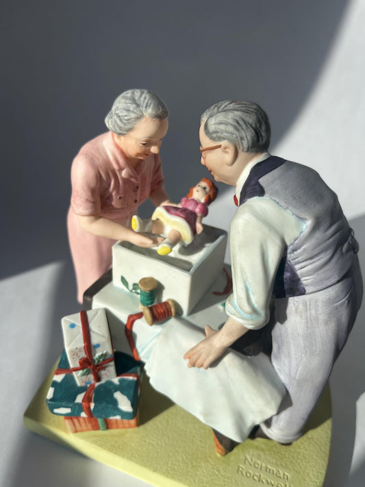 Vintage 1980 Figurine Wrapping Christmas Presents by Norman Rockwell American Family