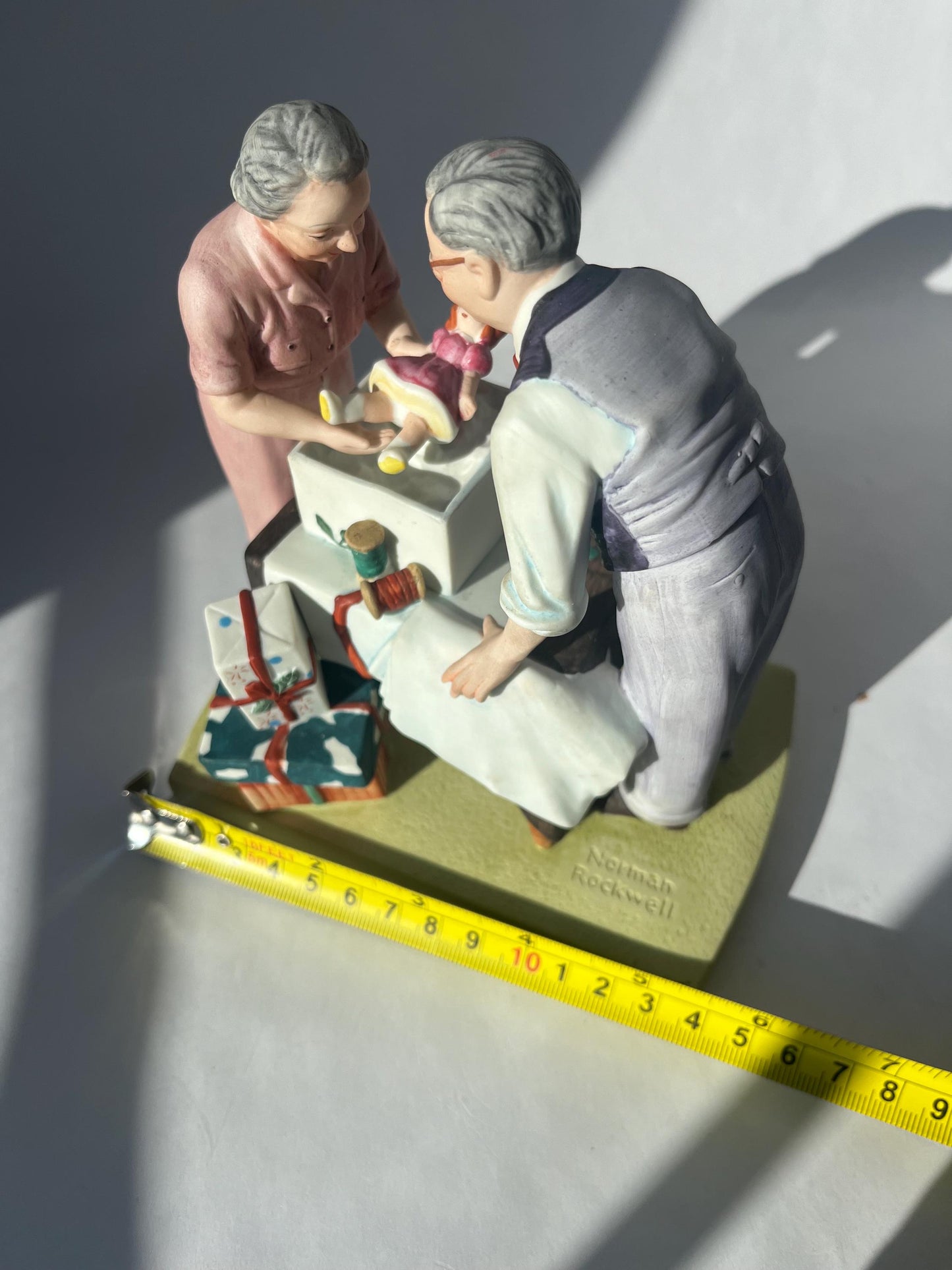 Vintage 1980 Figurine Wrapping Christmas Presents by Norman Rockwell American Family