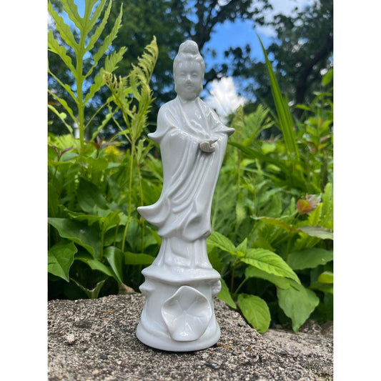 Vintage Toyo Japan porcelain blanc de Chine figurine - goddess of compassion Quan Yin.