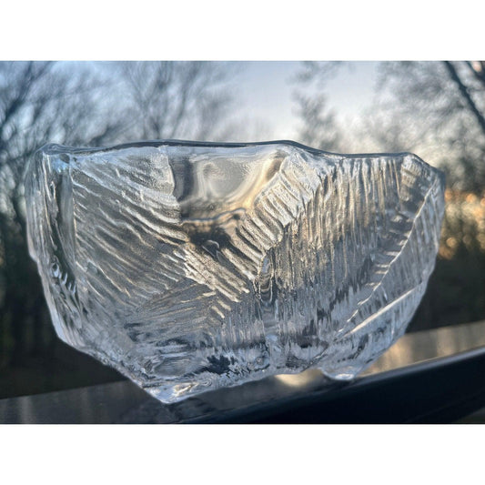 Vintageq Hoya Crystal ‘Iceberg' decorative bowl, made in Japan