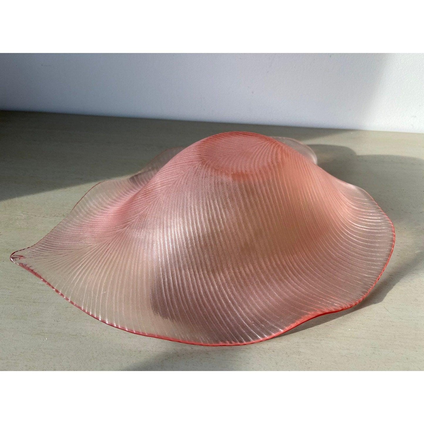 Vintage ‘Laslo for Mikasa pink satin art glass leaf shaped center piece bowl