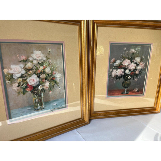 Lovely pair of vintage framed prints floral art work
