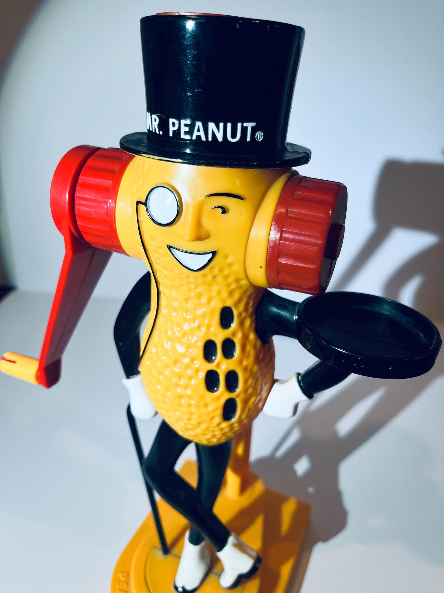Mr Peanut peanut butter maker