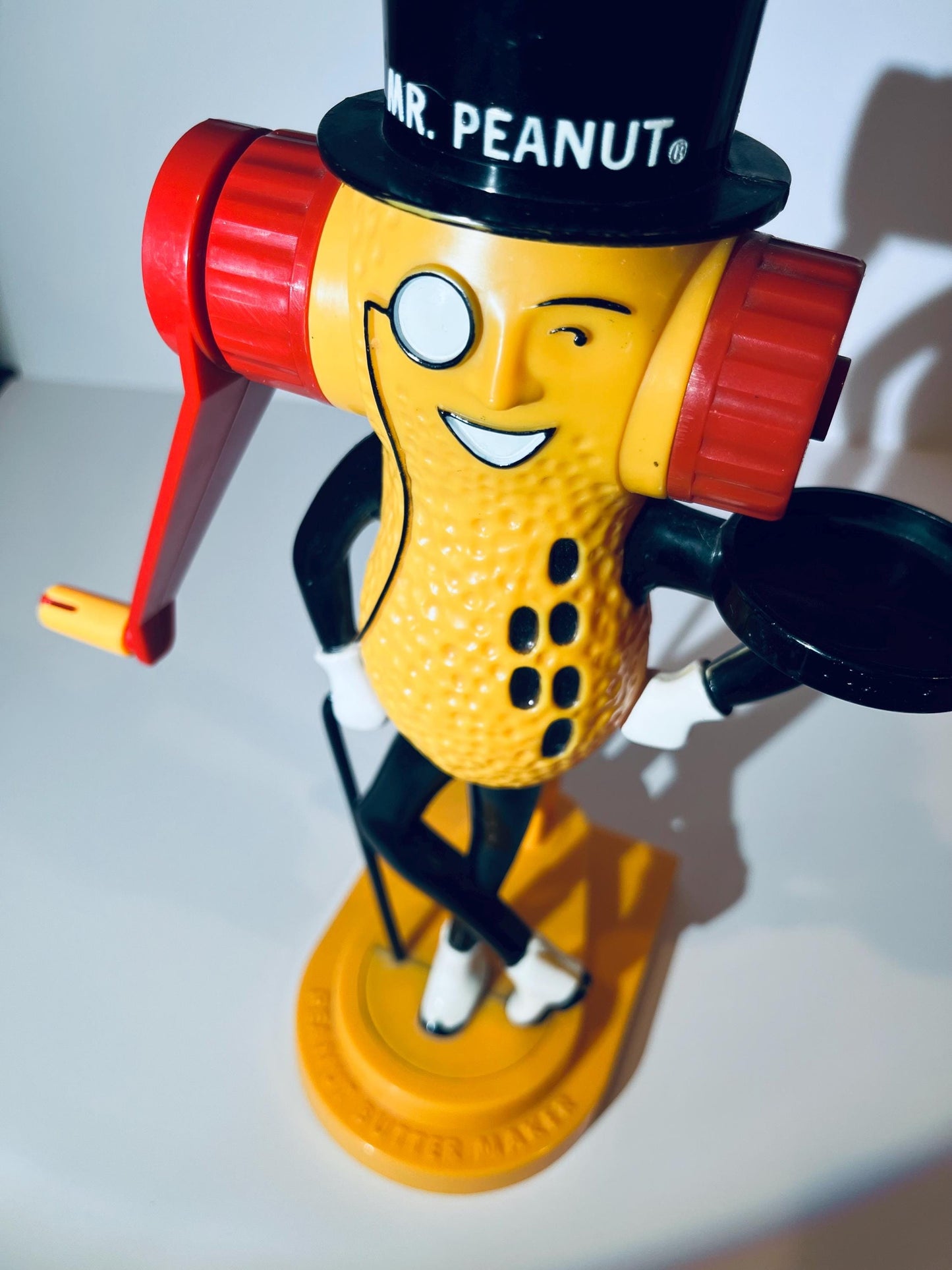 Mr Peanut peanut butter maker