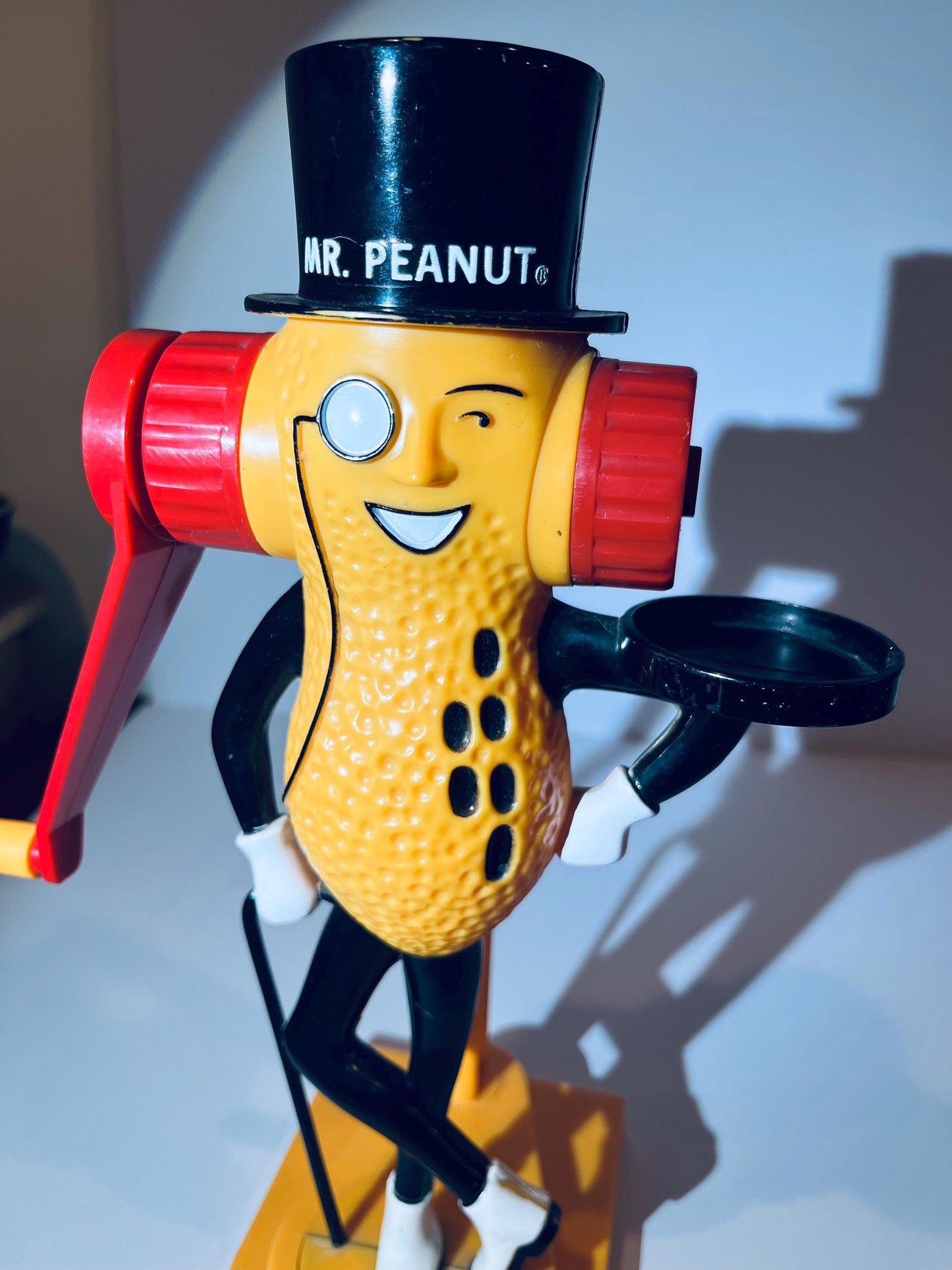 Mr Peanut peanut butter maker